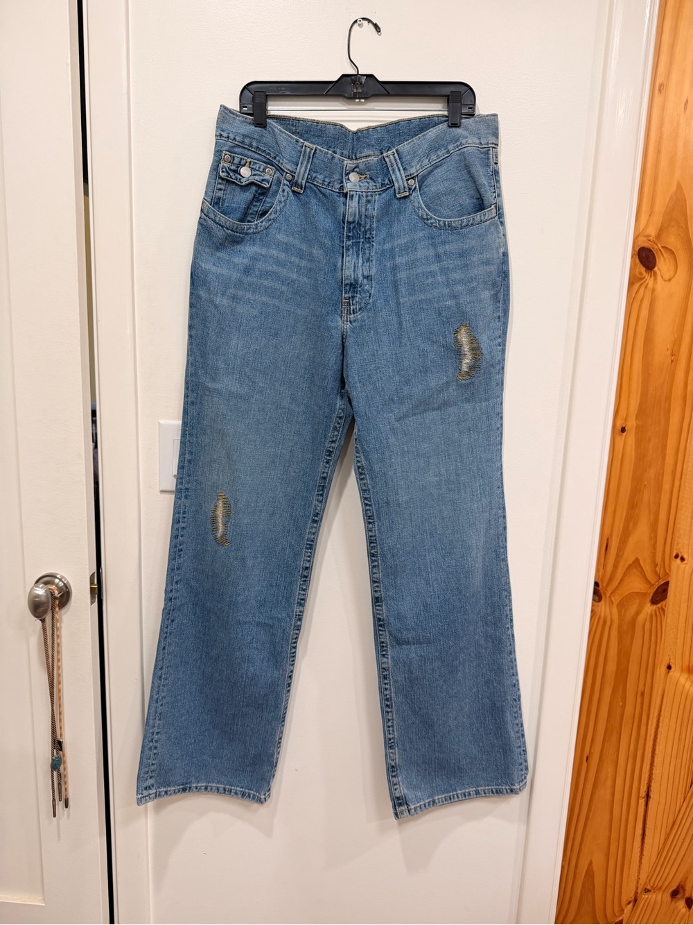 Structure Men's Light Blue Straight-Leg Jeans with Distressed Accents